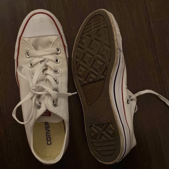 White converse - Picture 2 of 3